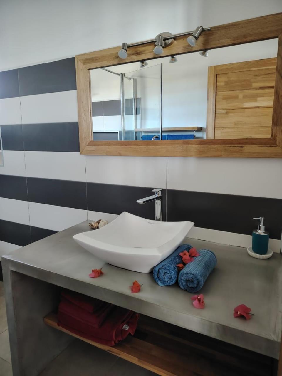Le P'Tit Bohneur Apartment Trou aux Biches Ngoại thất bức ảnh